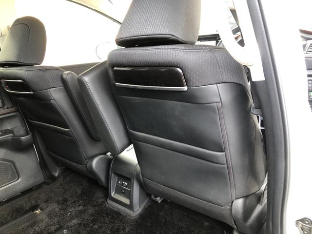 �y���ȃV�[�g�z�V�[�g�㑤�ɕ֗��Ȏ��[�|�P�b�g������܂��B