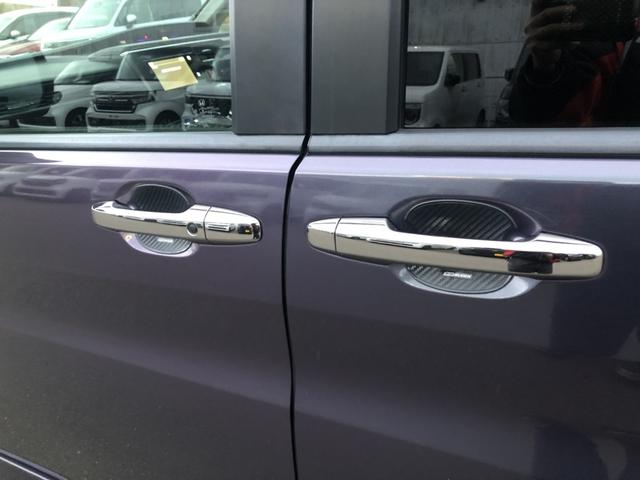 �y�h�A�n���h���z�g���������X�}�[�g�L�[���g�т��A���b�N�{�^���A�h�A�n���h���𑀍삷�邱�ƂŎ{����������ł��܂��B