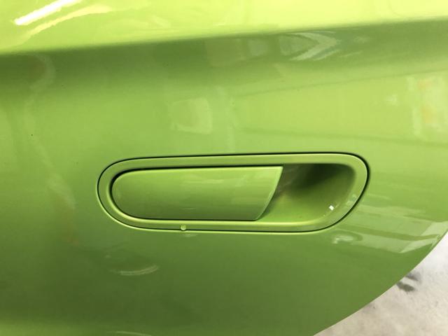 �y�h�A�n���h���z�g���������X�}�[�g�L�[���g�т��A���b�N�{�^���A�h�A�n���h���𑀍삷�邱�ƂŎ{����������ł��܂��B