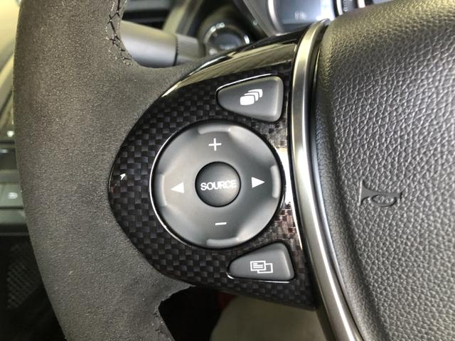 �y�X�e�A�����O�X�C�b�`�z�茳�̃{�^���ŁA�I�[�f�B�I�^�r�W���A���̊�{�I�ȑ�����s�����Ƃ��ł��ĕ֗��ł��I