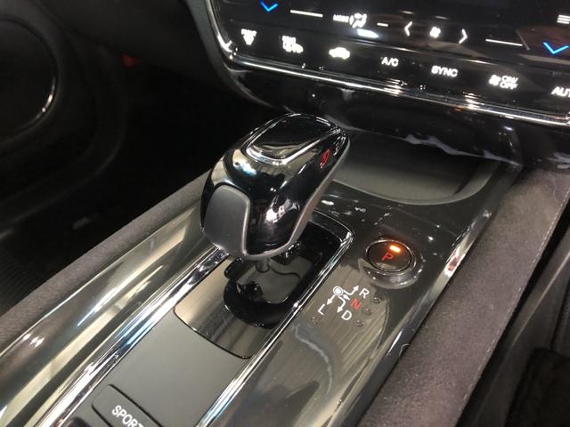 ヴェゼル ハイブリッドＲＳ・ホンダセンシング　純正ナビ　ＥＴＣ　ドラレコ　ＬＥＤ　アルミホイール　シートヒーター　Ａストップ　ＤＶＤ視聴可　サイドカーテンエアバック　ワンオーナ　Ｂモニター　誤発進抑制　パワーステアリング　クルーズＣ　ＶＳＡ（11枚目）