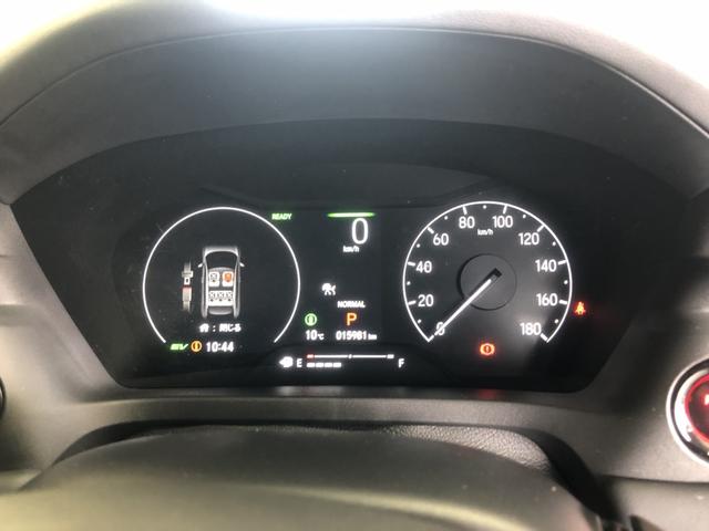 ヴェゼル ｅ：ＨＥＶＺ　試乗車アップ　純正ナビ　ＥＴＣ　ドラレコ　ＬＥＤ　シートヒーター　地上デジタル　ＵＳＢ入力　ハンズフリーテールゲート　シートＨ　サイドエアＢ　禁煙車両　ダブルエアコン　パークセンサー　リヤカメラ（12枚目）