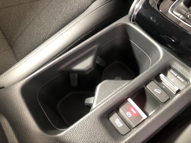 ヴェゼル ｅ：ＨＥＶＺ　試乗車アップ　純正ナビ　ＥＴＣ　ドラレコ　ＬＥＤ　シートヒーター　地上デジタル　ＵＳＢ入力　ハンズフリーテールゲート　シートＨ　サイドエアＢ　禁煙車両　ダブルエアコン　パークセンサー　リヤカメラ（24枚目）