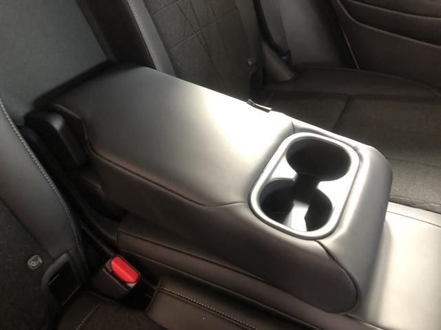 ヴェゼル ｅ：ＨＥＶＺ　試乗車アップ　純正ナビ　ＥＴＣ　ドラレコ　ＬＥＤ　シートヒーター　地上デジタル　ＵＳＢ入力　ハンズフリーテールゲート　シートＨ　サイドエアＢ　禁煙車両　ダブルエアコン　パークセンサー　リヤカメラ（28枚目）