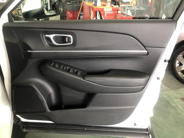 ヴェゼル ｅ：ＨＥＶＺ　試乗車アップ　純正ナビ　ＥＴＣ　ドラレコ　ＬＥＤ　シートヒーター　地上デジタル　ＵＳＢ入力　ハンズフリーテールゲート　シートＨ　サイドエアＢ　禁煙車両　ダブルエアコン　パークセンサー　リヤカメラ（64枚目）