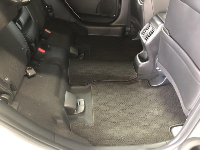 ヴェゼル ｅ：ＨＥＶＺ　試乗車アップ　純正ナビ　ＥＴＣ　ドラレコ　ＬＥＤ　シートヒーター　地上デジタル　ＵＳＢ入力　ハンズフリーテールゲート　シートＨ　サイドエアＢ　禁煙車両　ダブルエアコン　パークセンサー　リヤカメラ（73枚目）