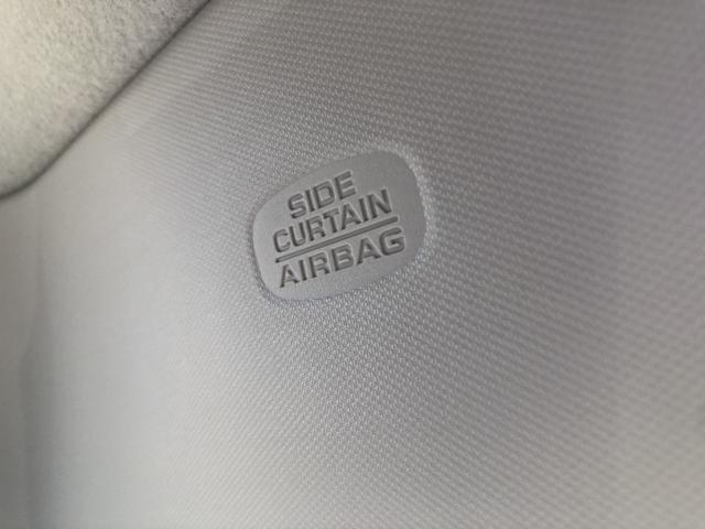 �y�T�C�h�J�[�e���G�A�o�b�N�z�����̓V�䕔�ɂ���G�A�o�b�O�ł��B���ʂ���̏Փ˂ɂ��A�G�A�o�b�O���c��݁A����̓����ւ̏Ռ����ɘa���܂��B