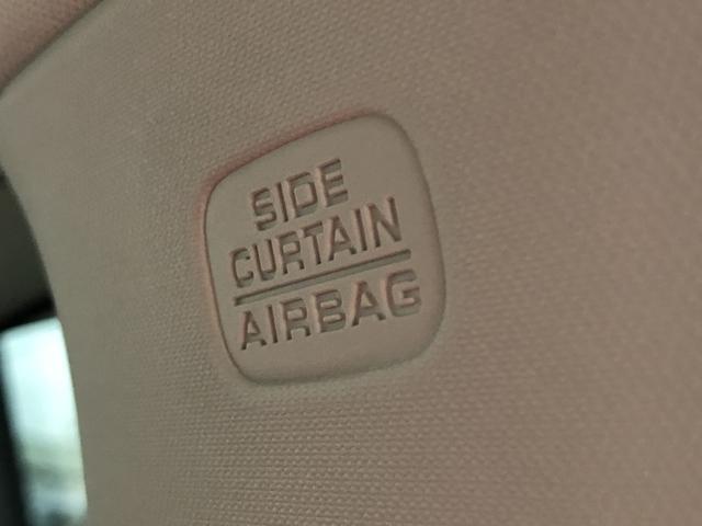 �y�T�C�h�J�[�e���G�A�o�b�N�z�����̓V�䕔�ɂ���G�A�o�b�O�ł��B���ʂ���̏Փ˂ɂ��A�G�A�o�b�O���c��݁A����̓����ւ̏Ռ����ɘa���܂��B