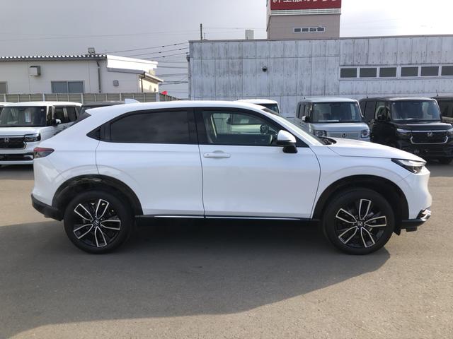 ヴェゼル e:HEVZ 純正ディスプレイオーディオ ETC ドラレコ ブラインドスポットインフォメーション LED アルミホイール USB入力 ハンズフリーテールゲート ワンオーナ- シートH サイドエアB 禁煙車両 ESC(42枚目)