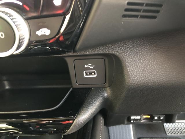 ヴェゼル ｅ：ＨＥＶＺ　純正ナビ　ＥＴＣ　前後ドラレコ　ＬＥＤ　アルミホイール　ブラインドスポットインフォメーション　地上デジタル　ＵＳＢ入力　ハンズフリーテールゲート　ワンオーナ－　シートＨ　サイドエアＢ　禁煙車両　ＥＳＣ（19枚目）