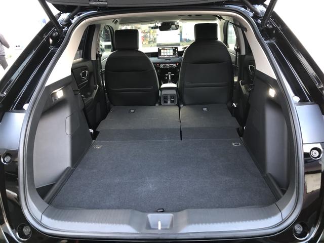 ヴェゼル ｅ：ＨＥＶＺ　純正ナビ　ＥＴＣ　前後ドラレコ　ＬＥＤ　アルミホイール　ブラインドスポットインフォメーション　地上デジタル　ＵＳＢ入力　ハンズフリーテールゲート　ワンオーナ－　シートＨ　サイドエアＢ　禁煙車両　ＥＳＣ（33枚目）