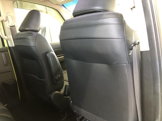 �y���ȃV�[�g�z�V�[�g�㑤�ɕ֗��Ȏ��[�|�P�b�g������܂��B