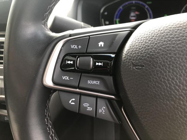 �y�X�e�A�����O�X�C�b�`�z�茳�̃{�^���ŁA�I�[�f�B�I�^�r�W���A���̊�{�I�ȑ�����s�����Ƃ��ł��ĕ֗��ł��I