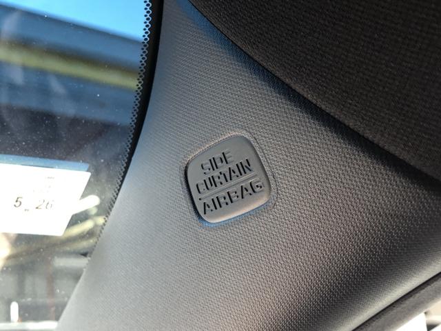 �y�T�C�h�J�[�e���G�A�o�b�N�z�����̓V�䕔�ɂ���G�A�o�b�O�ł��B���ʂ���̏Փ˂ɂ��A�G�A�o�b�O���c��݁A����̓����ւ̏Ռ����ɘa���܂��B