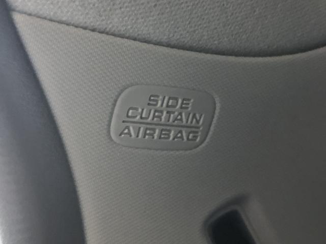 �y�T�C�h�J�[�e���G�A�o�b�N�z�����̓V�䕔�ɂ���G�A�o�b�O�ł��B���ʂ���̏Փ˂ɂ��A�G�A�o�b�O���c��݁A����̓����ւ̏Ռ����ɘa���܂��B