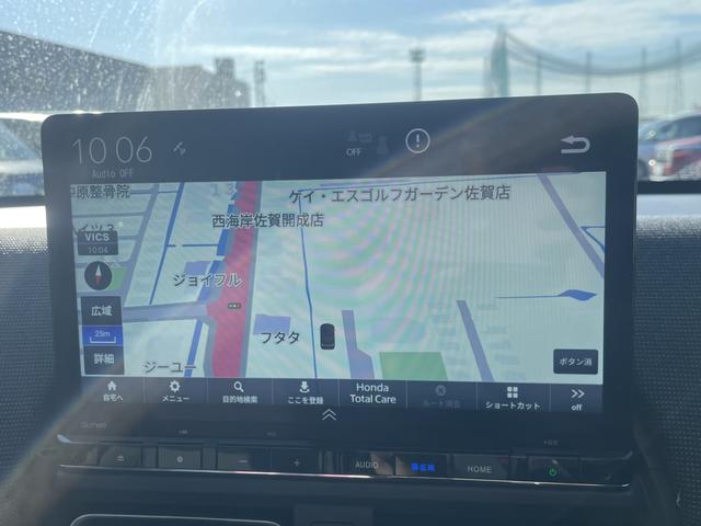 フリード ｅ：ＨＥＶエアーＥＸ　ワンオーナー　禁煙車　純正ナビ　ＥＴＣ　ブラインドスポットインフォメーション　両側電動ドア　ＥＳＣ　ＤＶＤ　サイドエアバッグ　フルオートエアコン　全周囲カメラ　前後誤発進抑制　両側ＰＳＤ　フルセグ（4枚目）