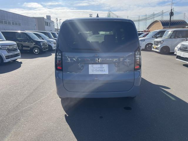 フリード ｅ：ＨＥＶエアーＥＸ　ワンオーナー　禁煙車　純正ナビ　ＥＴＣ　ブラインドスポットインフォメーション　両側電動ドア　ＥＳＣ　ＤＶＤ　サイドエアバッグ　フルオートエアコン　全周囲カメラ　前後誤発進抑制　両側ＰＳＤ　フルセグ（31枚目）