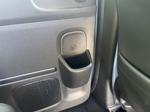 フリード ｅ：ＨＥＶエアーＥＸ　ワンオーナー　禁煙車　純正ナビ　ＥＴＣ　ブラインドスポットインフォメーション　両側電動ドア　ＥＳＣ　ＤＶＤ　サイドエアバッグ　フルオートエアコン　全周囲カメラ　前後誤発進抑制　両側ＰＳＤ　フルセグ（52枚目）