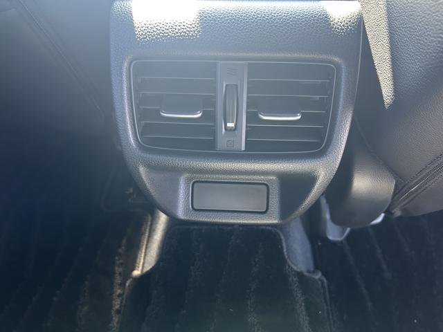 �y��ȃG�A�R���z�㕔���Ȃɂ��G�A�R���̐����o����������̂ŉ��K�ȃh���C�u���y����ł��������܂��B