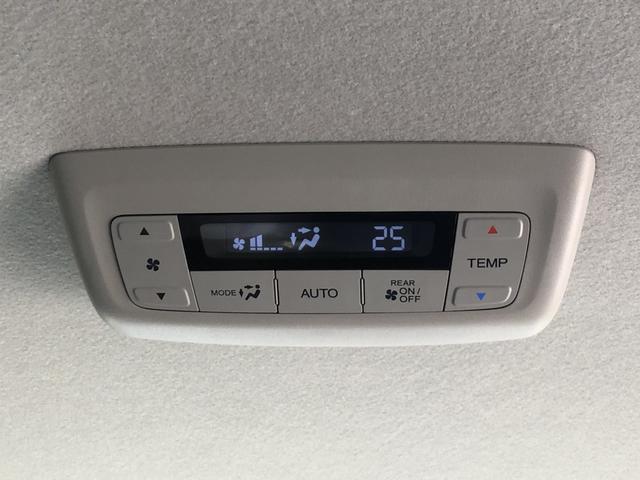 �y��ȃG�A�R���z�㕔���Ȃɂ��G�A�R���̑���{�^��������̂ŉ��K�ȃh���C�u���y����ł��������܂��B