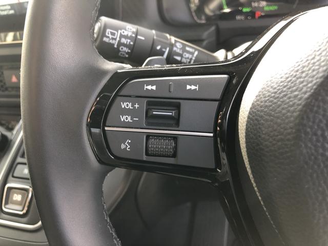 �y�X�e�A�����O�X�C�b�`�z�茳�̃{�^���ŁA�I�[�f�B�I�^�r�W���A���̊�{�I�ȑ�����s�����Ƃ��ł��ĕ֗��ł��I