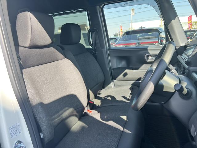 N-BOXカスタム ベースグレード 試乗車アップ 純正ナビ ETC 片側電動ドア LED アルミホイール ベンチシ-ト アクティブクルーズ 禁煙 フルセグ対応 前席シートヒーター 1オーナー USB 運転席エアバッグ Bモニター ESC(4枚目)