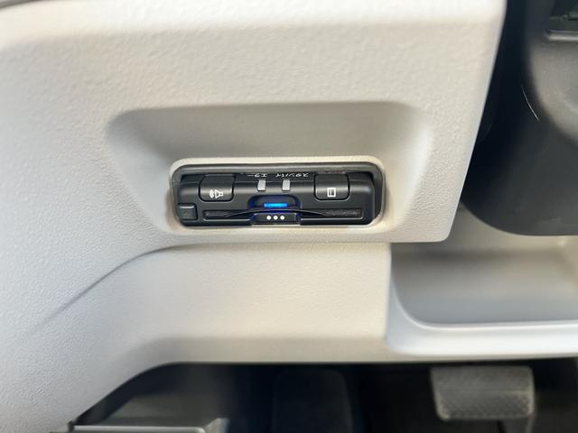 Ｎ－ＢＯＸ ファッションスタイル　レンタカーアップ　純正ナビ　ＥＴＣ　ドラレコ　両側電動ドア　ＬＥＤ　シートヒーター　ワンオーナー車　ＵＳＢ接続　禁煙車　フルオートエアコン　Ｂカメラ　カーテンエアバック　キーフリー　整備記録簿　ＡＢＳ（7枚目）