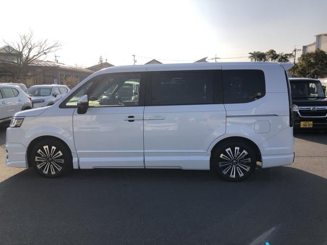 ステップワゴン ｅ：ＨＥＶスパーダプレミアムライン　純正ナビ　ＥＴＣ　前後ドラレコ　ブラインドスポットインフォメーション　両側電動ドア　ＬＥＤ　アルミホイール　リアエアコン　ＵＳＢ　地デジ　フルオートエアコン　サイドカメラ　助手席エアバッグ　Ｂカメラ（44枚目）