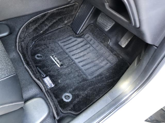 ヴェゼル ｅ：ＨＥＶＺ　純正ナビ　ＥＴＣ　前後ドラレコ　ブラインドスポットインフォメーション　ＬＥＤ　アルミホイール　ワンオーナー車　パワーＲゲート　盗難防止　スマートキ－　オートライト　キーフリーシステム　禁煙　ＶＳＡ（73枚目）