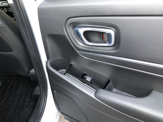 ヴェゼル ｅ：ＨＥＶＺ　純正ナビ　ＥＴＣ　前後ドラレコ　ブラインドスポットインフォメーション　ＬＥＤ　アルミホイール　ワンオーナー車　パワーＲゲート　盗難防止　スマートキ－　オートライト　キーフリーシステム　禁煙　ＶＳＡ（76枚目）