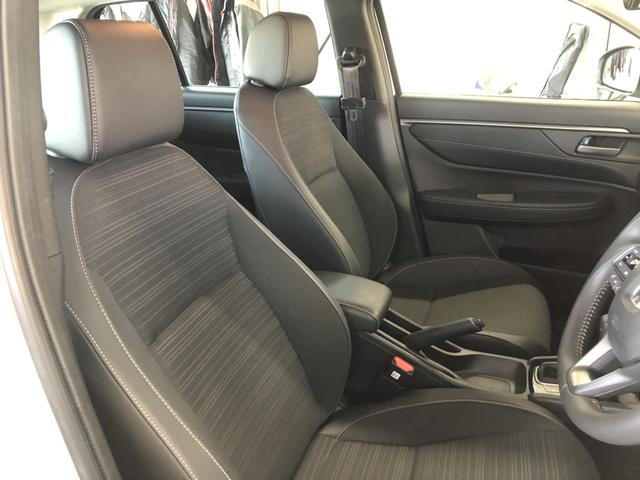 ＷＲ－Ｖ Ｚ＋　純正ナビ　ＥＴＣ　前後ドラレコ　ＬＥＤ　アルミホイール　ワンオーナー　禁煙車　カーテンエアバッグ　１オーナー車　衝突軽減　スマートキー＆プッシュスタート　パーキングセンサー　フルセグ　ＵＳＢ　ＥＳＣ（3枚目）