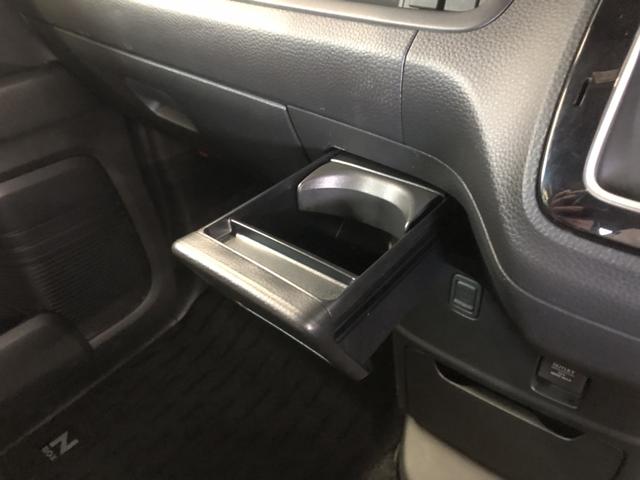 Ｎ－ＢＯＸカスタム Ｌ　純正ナビ　ＥＴＣ　片側電動ドア　ＬＥＤ　アルミホイール　シートヒーター　スマートキーシステム　禁煙　リヤカメラ　サイドカーテンエアバック　記録簿　ＵＳＢポート　キーフリー　パワーステアリング　ＶＳＡ（19枚目）