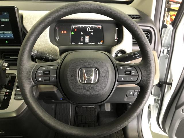 フリード エアー　試乗車アップ　純正ディスプレイオーディオ　ＥＴＣ　ドラレコ　両側電動ドア　車線逸脱警報装置　エコモード　スマ－トキ－　左右電動スライドドア　ワンオ－ナ－　衝突軽減システム　パワーウィンドウ　展示車（9枚目）