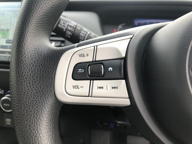 �y�X�e�A�����O�X�C�b�`�z�茳�̃{�^���ŁA�I�[�f�B�I�^�r�W���A���̊�{�I�ȑ�����s�����Ƃ��ł��ĕ֗��ł��I