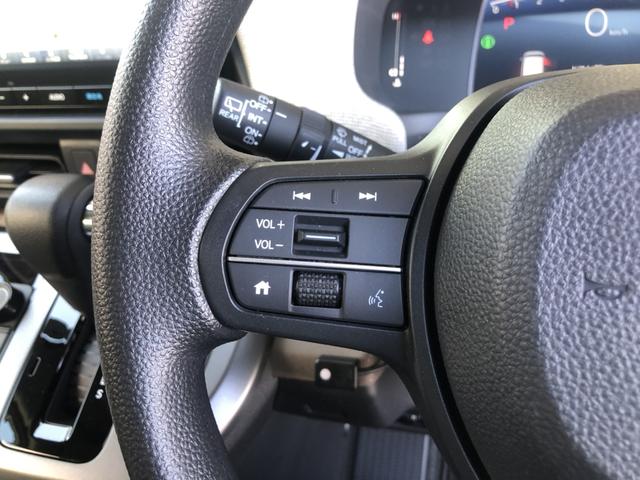 �y�X�e�A�����O�X�C�b�`�z�茳�̃{�^���ŁA�I�[�f�B�I�^�r�W���A���̊�{�I�ȑ�����s�����Ƃ��ł��ĕ֗��ł��I