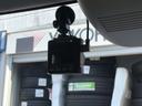 ベースグレード　レンタカーアップ　純正ナビ　ＥＴＣ　ドラレコ　片側電動ドア　ＬＥＤ　スマートキーシステム　前後誤発進抑制　禁煙　パワーウィンドウ　フルオートエアコン　ＶＳＡ　Ｂカメラ　ＵＳＢ入力　パワーステアリング（9枚目）