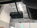 ｅ：ＨＥＶＺ　コネクトナビ　ＥＴＣ　ドラレコ　ＬＥＤ　アルミホイール　ブラインドスポットインフォメーション　両席エアバック　Ｂカメ　記録簿付　横滑防止装置　前後ソナー　クルーズＣ　パワーウインドウ　ＡＡＣ　禁煙（9枚目）