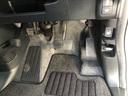 【運転席】アクセル、ブレーキはこのようになっております。