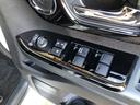 【窓操作部分】運転席のスイッチでは、すべてのウィンドーの開閉操作を行うことができます。