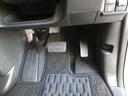 【運転席】アクセル、ブレーキはこのようになっております。