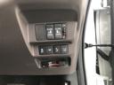 【両側電動スライドドア】リモコンや運転席のスイッチ操作のほか、ドアハンドルを少し引くだけでリアドアが自動開閉します♪
