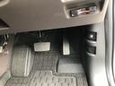 【運転席】アクセル、ブレーキはこのようになっております。
