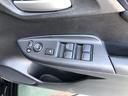 【窓操作部分】運転席のスイッチでは、すべてのウィンドーの開閉操作を行うことができます。