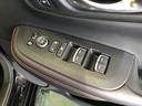 【窓操作部分】運転席のスイッチでは、すべてのウィンドーの開閉操作を行うことができます。
