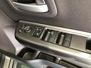 【窓操作部分】運転席のスイッチでは、すべてのウィンドーの開閉操作を行うことができます。