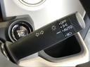 【窓操作部分】運転席のスイッチでは、すべてのウィンドーの開閉操作を行うことができます。