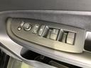 【窓操作部分】運転席のスイッチでは、すべてのウィンドーの開閉操作を行うことができます。