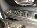 【窓操作部分】運転席のスイッチでは、すべてのウィンドーの開閉操作を行うことができます。