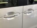 【ドアハンドル】Ｈｏｎｄａスマートキーを携帯し、ロックボタン、ドアハンドルを操作することで施錠や解錠ができます。