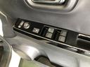 【窓操作部分】運転席のスイッチでは、すべてのウィンドーの開閉操作を行うことができます。